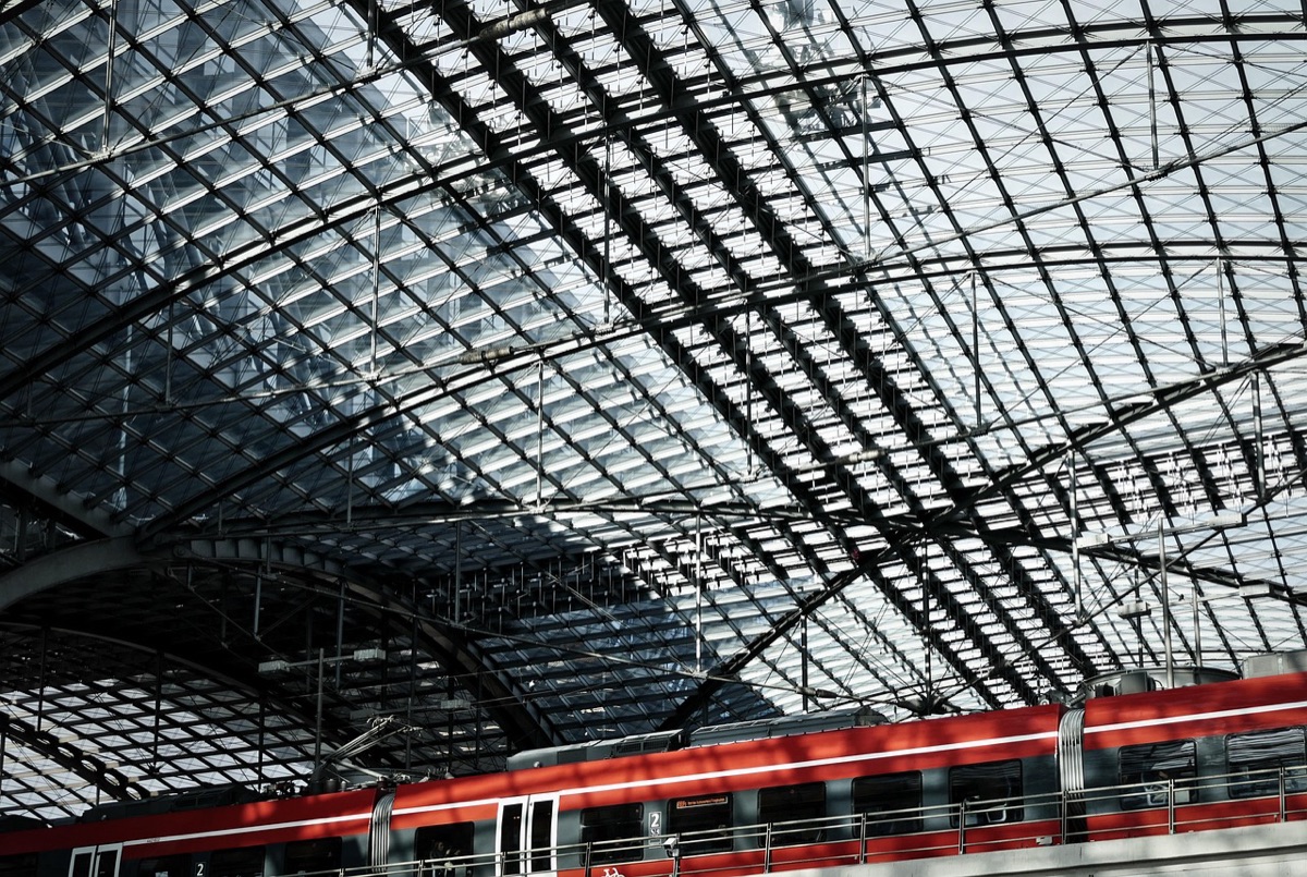 Stazione ferroviaria di Interlaken per facilitare gli spostamenti