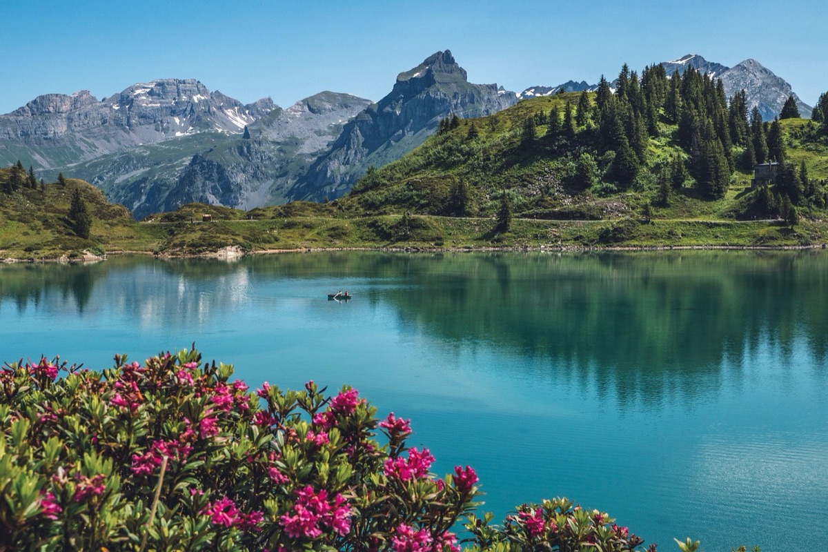 Vista panorâmica das montanhas em Interlaken, Suíça