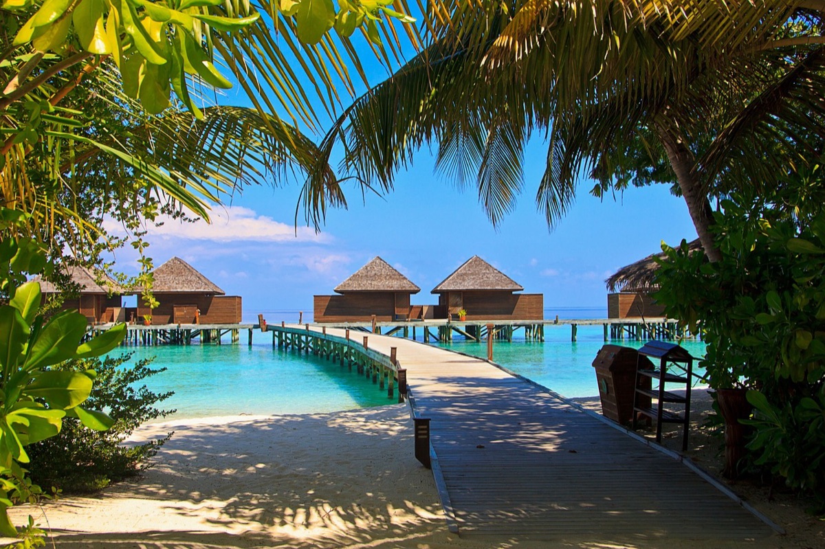 Luxe villa op palen boven de oceaan