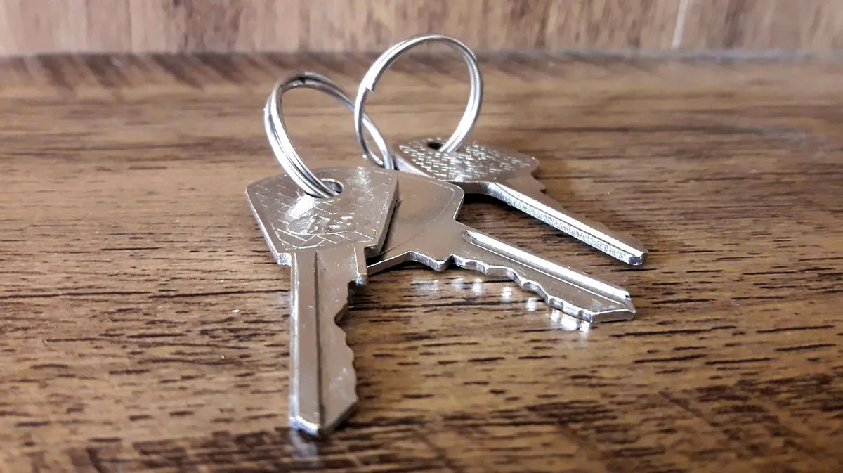 key, door, gate, brazil, metal, silver, wood, three, home, family, attitude, winner, husband, wife, man, woman, padlock, opening, new life, the new house, churc